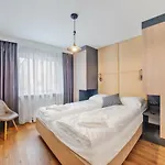 Centrum - Plaza, Sun & Snow Apartment Sopot